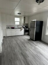 286 Norway Ave, Unit Rear garage apt w parking in Huntington, WV - Building Photo - Building Photo