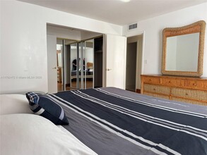 2420 Diana Dr in Hallandale Beach, FL - Building Photo - Building Photo