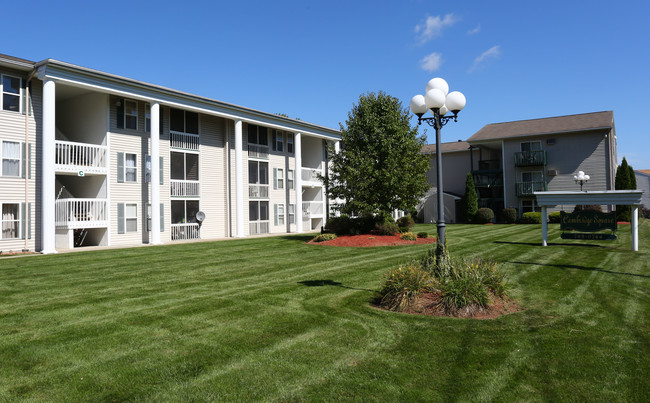 Cambridge Square Apartments in Endicott, NY - Building Photo - Building Photo