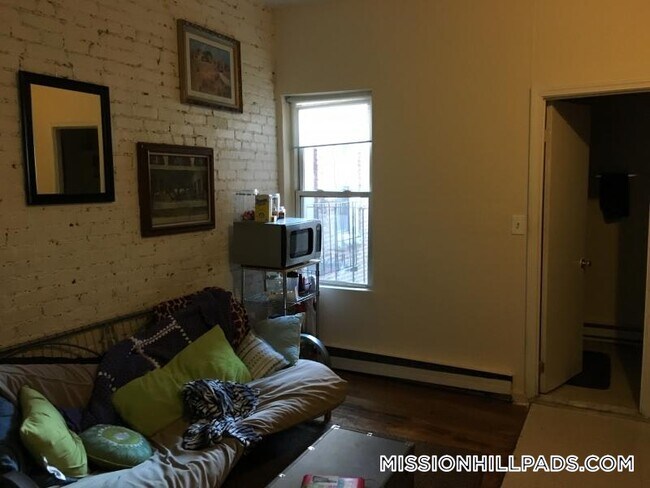 890 Huntington Ave in Boston, MA - Building Photo - Building Photo