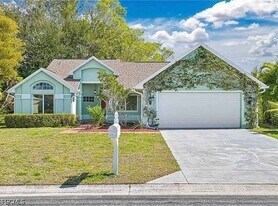 14710 Lake Olive Dr in Ft. Myers, FL - Building Photo