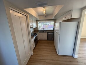 8601 E Orange Blossom Ln in Scottsdale, AZ - Building Photo - Building Photo