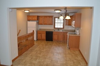 479 Sparrow Way in Wadsworth, OH - Building Photo - Building Photo