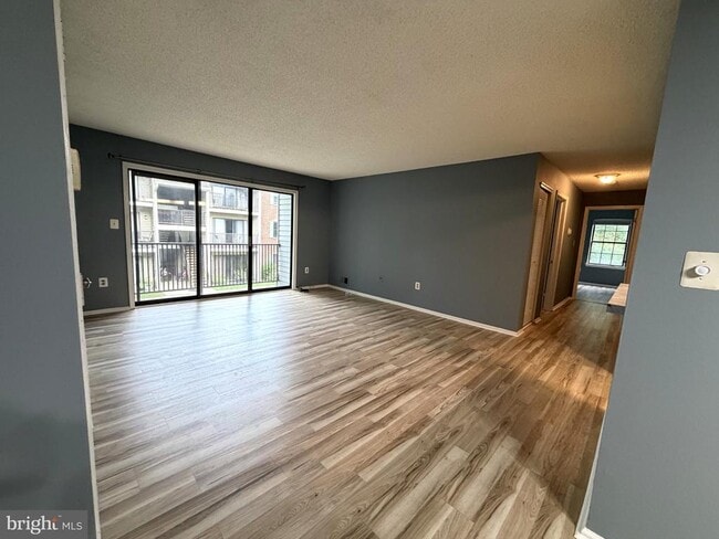 property at 8 Joyner Ct