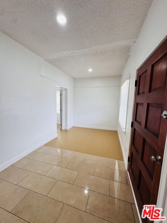 417 W 52nd Pl in Los Angeles, CA - Building Photo - Building Photo
