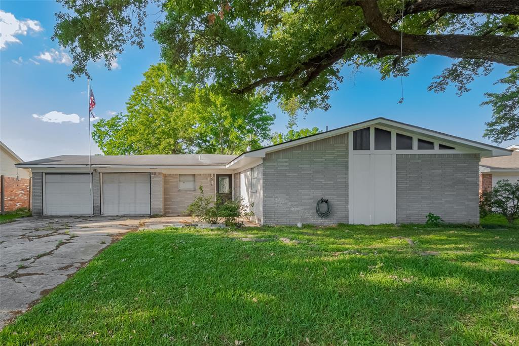 12018 Moonmist Dr in Houston, TX - Foto de edificio
