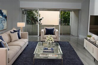 1910 SW 17th Ave in Miami, FL - Foto de edificio - Building Photo