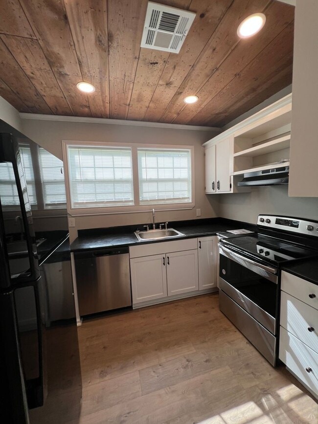 714 Lebleu Rd in Lake Charles, LA - Building Photo - Building Photo