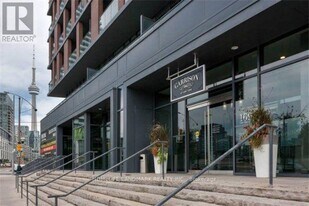 169 Fort York Blvd in Toronto, ON - Building Photo