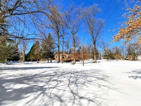 214 Sudbrook Ln in Pikesville, MD - Building Photo