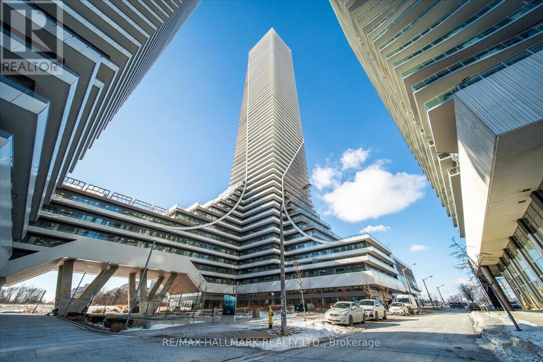 30 Shore Breeze Dr in Toronto, ON - Building Photo