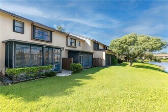 3950 Cocoplum Cir in Coconut Creek, FL - Building Photo - Building Photo