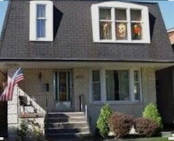 6042 S Kolmar Ave in Chicago, IL - Building Photo