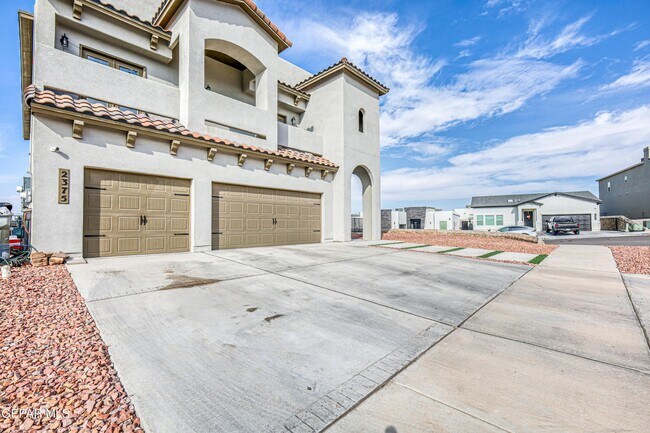 2375 Enchanted Peaks in El Paso, TX - Building Photo - Building Photo