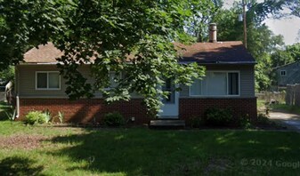 2355 Briardale Ct in Ypsilanti, MI - Building Photo