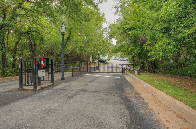 819 Red Bird Ln in Norman, OK - Building Photo - Building Photo