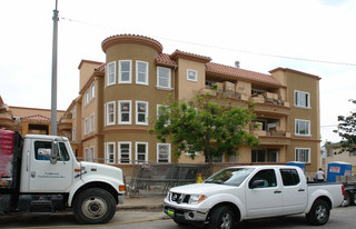 418 Valencia Ave in Burbank, CA - Foto de edificio - Building Photo