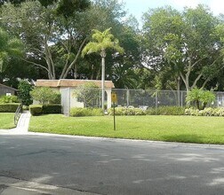 2932 Eastwood Dr in Clearwater, FL - Building Photo - Building Photo