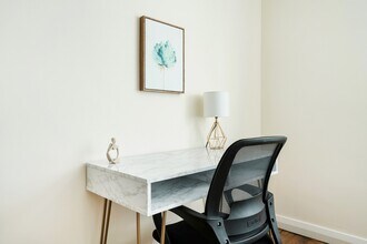 28 Park Ave in New York, NY - Building Photo - Building Photo