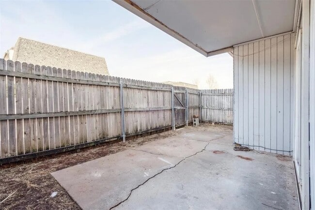 11417 N May Ave in Oklahoma City, OK - Building Photo - Building Photo