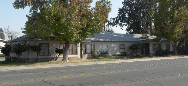 res 4 plex in Atwater, CA - Building Photo - Building Photo