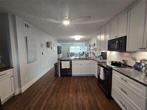 211 Pasadena Ave N, Unit 107 in St. Petersburg, FL - Building Photo - Building Photo