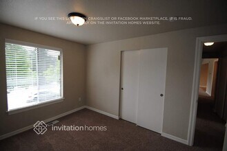 12636 SE 317th St in Auburn, WA - Foto de edificio - Building Photo