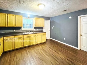 302 Alexander St in Jackson, MS - Building Photo - Building Photo