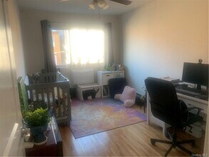 23-15 28th St, Unit 3 in Queens, NY - Building Photo - Building Photo