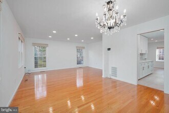 10246 Arizona Cir in Bethesda, MD - Building Photo - Building Photo