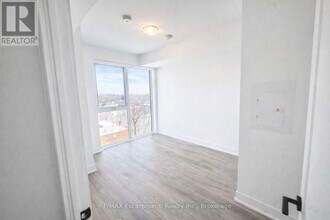 2088 James St in Burlington, ON - Building Photo - Building Photo