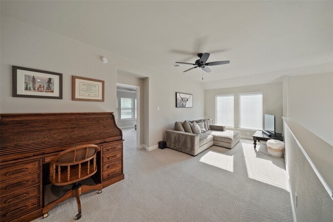 property at 34 Heirloom Garden Pl