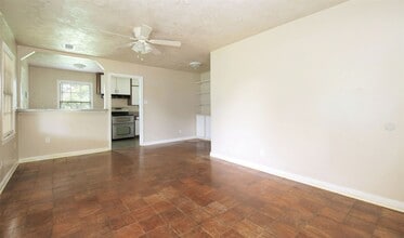 5137 Chennault Rd in Houston, TX - Building Photo - Building Photo