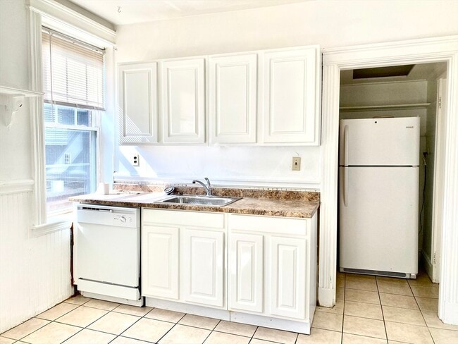 74 Babcock St, Unit 2