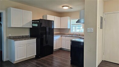 3617 Dalraida Dr in Corpus Christi, TX - Building Photo - Building Photo