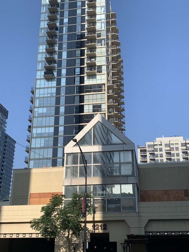 property at 1212 N La Salle Dr