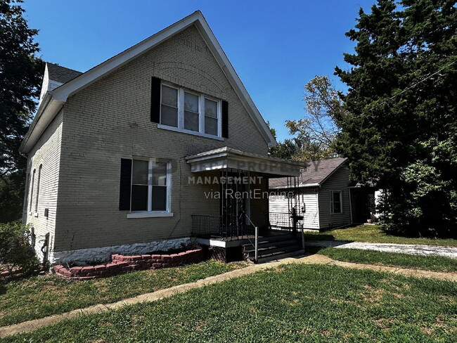 1555 Salerno Dr