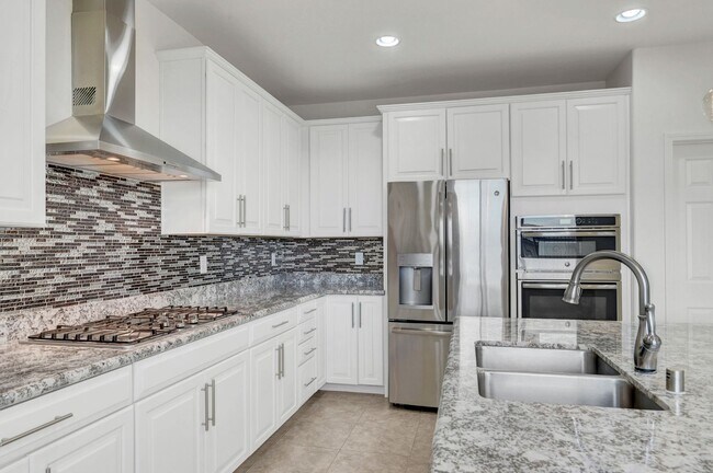 9985 Bleeding Heart Ave in Las Vegas, NV - Building Photo - Building Photo