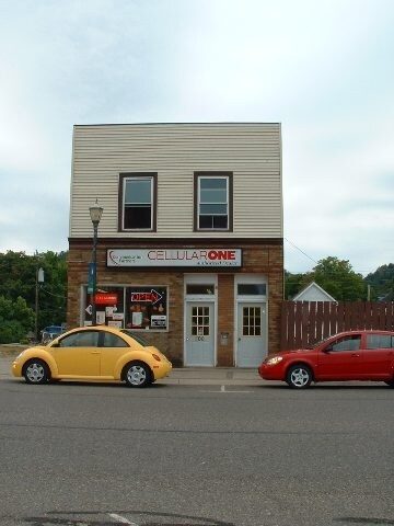 206 E Superior St in Munising, MI - Building Photo