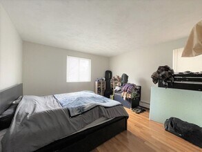 6 McLean Pl in Cambridge, MA - Foto de edificio - Building Photo