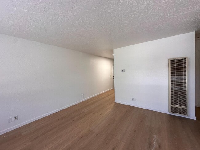 16260 Orange St in Hesperia, CA - Building Photo - Building Photo
