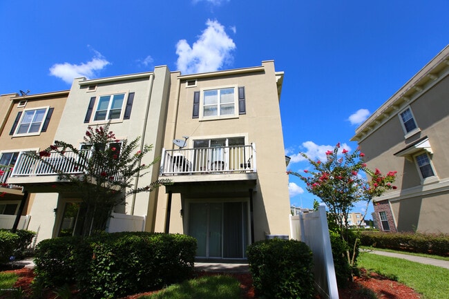 property at 4442 Rock Creek Cir