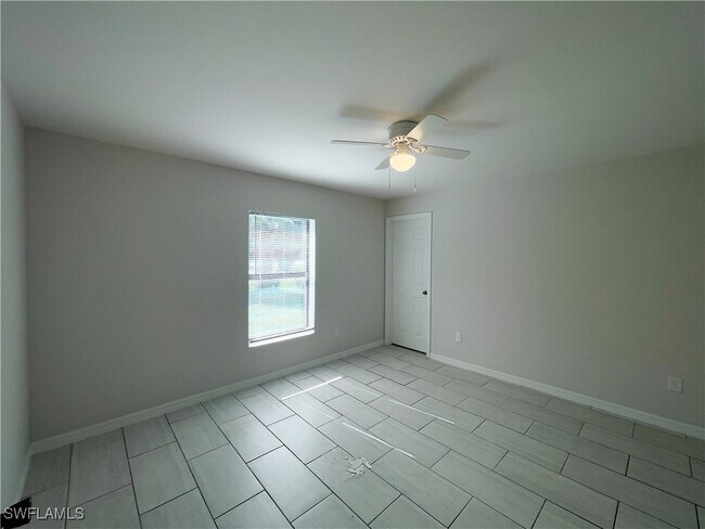 3605 SW 8th Pl in Cape Coral, FL - Building Photo - Building Photo