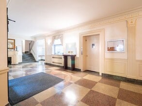 63-89 Saunders St in Queens, NY - Building Photo - Building Photo