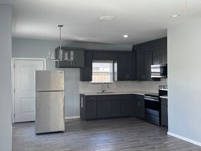 413 Rafael Dr, Unit Apartment 1 in San Juan, TX - Foto de edificio - Building Photo