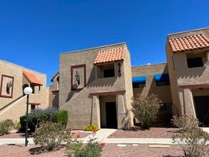 4160 Sanderling Cir, Unit 460 in Las Vegas, NV - Building Photo - Building Photo