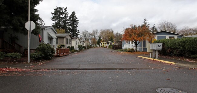 1400 S Elm St in Canby, OR - Building Photo - Building Photo