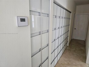 4501 NW 93rd Doral Ct in Doral, FL - Foto de edificio - Building Photo