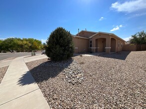 108 Big Sky Ave SW in Los Lunas, NM - Building Photo - Building Photo