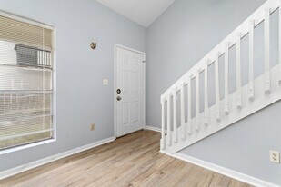 1176 Oregon Ave, Unit 2 in Beaumont, TX - Building Photo